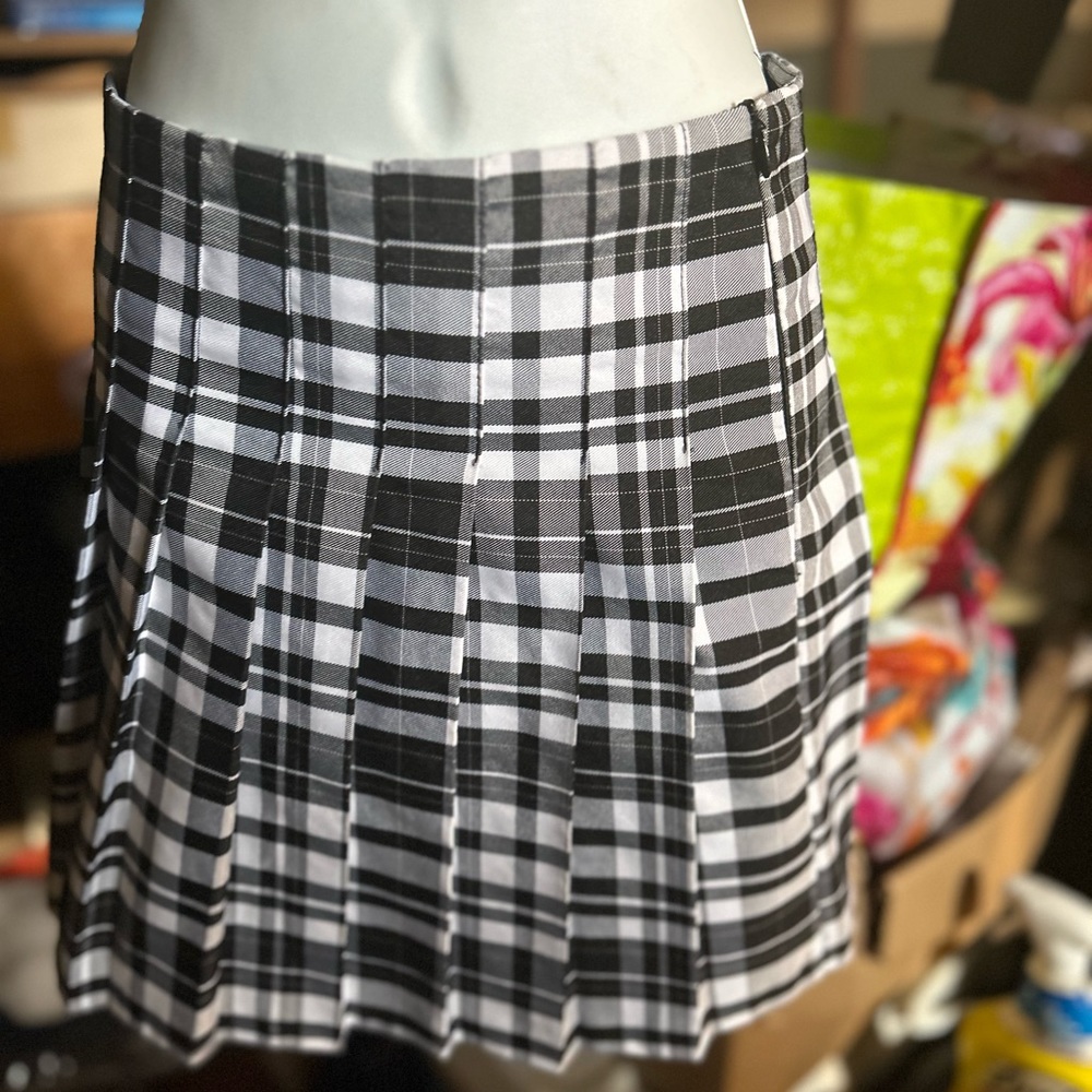 noboundaries plaid school uniform skirts size XS black&white yellow brown
